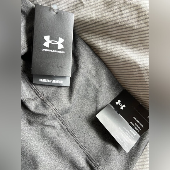Grey Under Armour Compression High-Rise Ankle Leggings - Picture 2 of 5